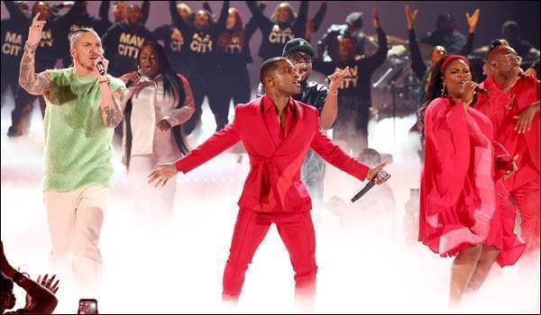 “BET AWARDS” Delivers Memorable Moment  With Kirk Franklin